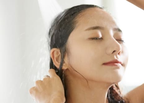 泡に頼る必要がないからしっかり頭皮から洗うことを意識でき髪の根本からケア